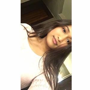 Meet your Posher, Abida